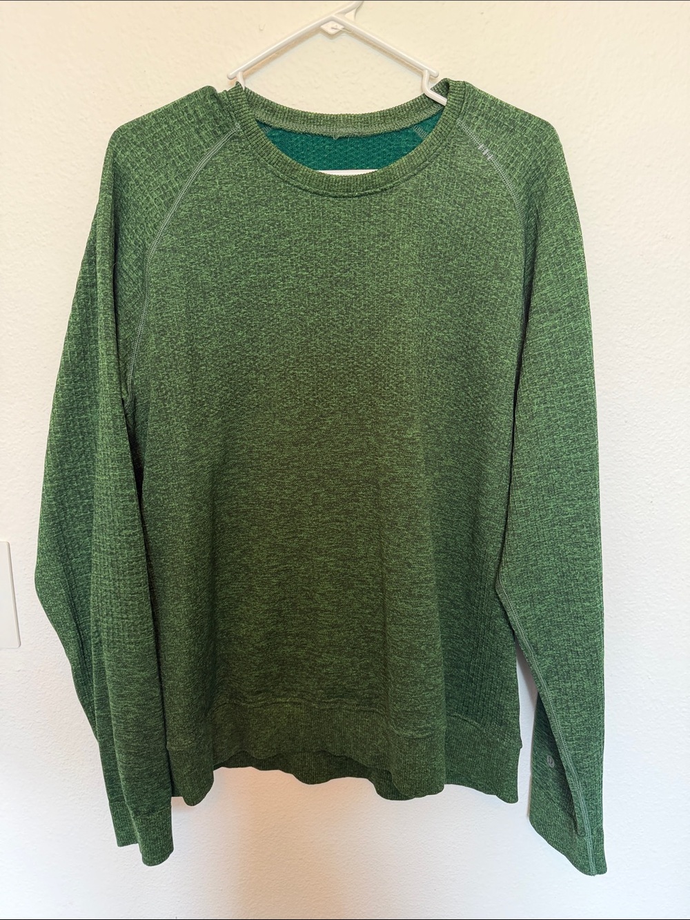 lululemon athletica Men's Heathered Forest Green Long Sleeve Crew